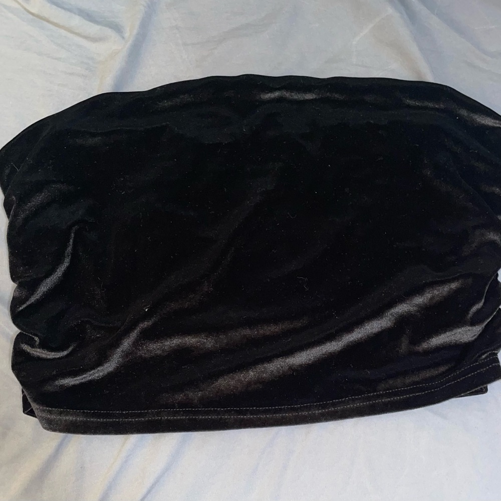 SHEIN Luxe Black Velvet Tube Top